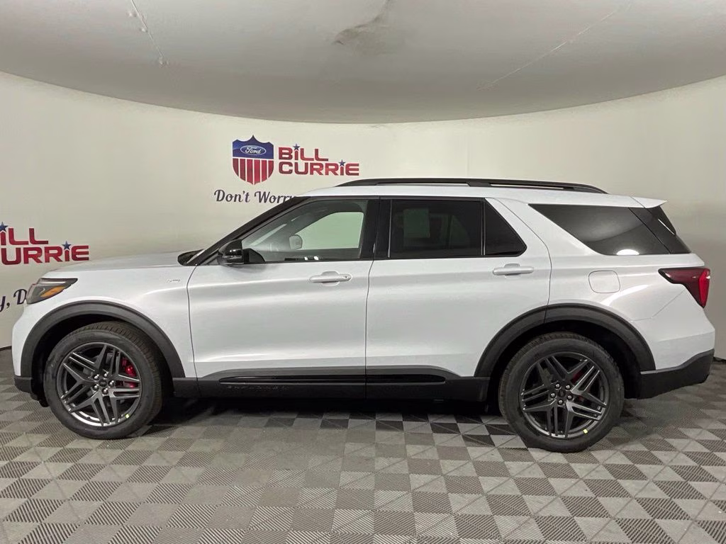 2026 White Metallic Ford Explorer ST-Line RWD SUV