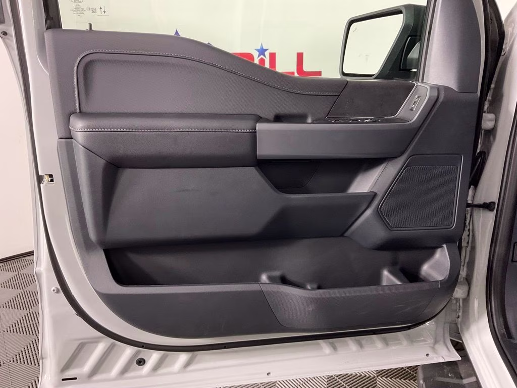 2026 Avalanche Ford F-150 XLT RWD Truck