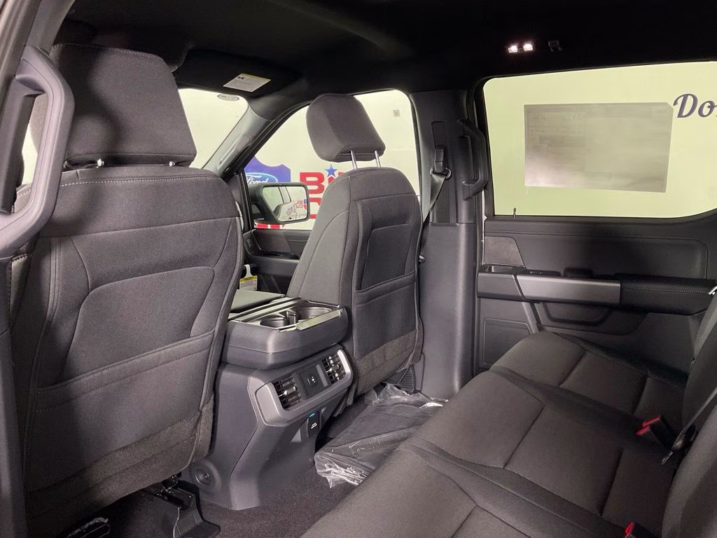 2026 Avalanche Ford F-150 XLT RWD Truck