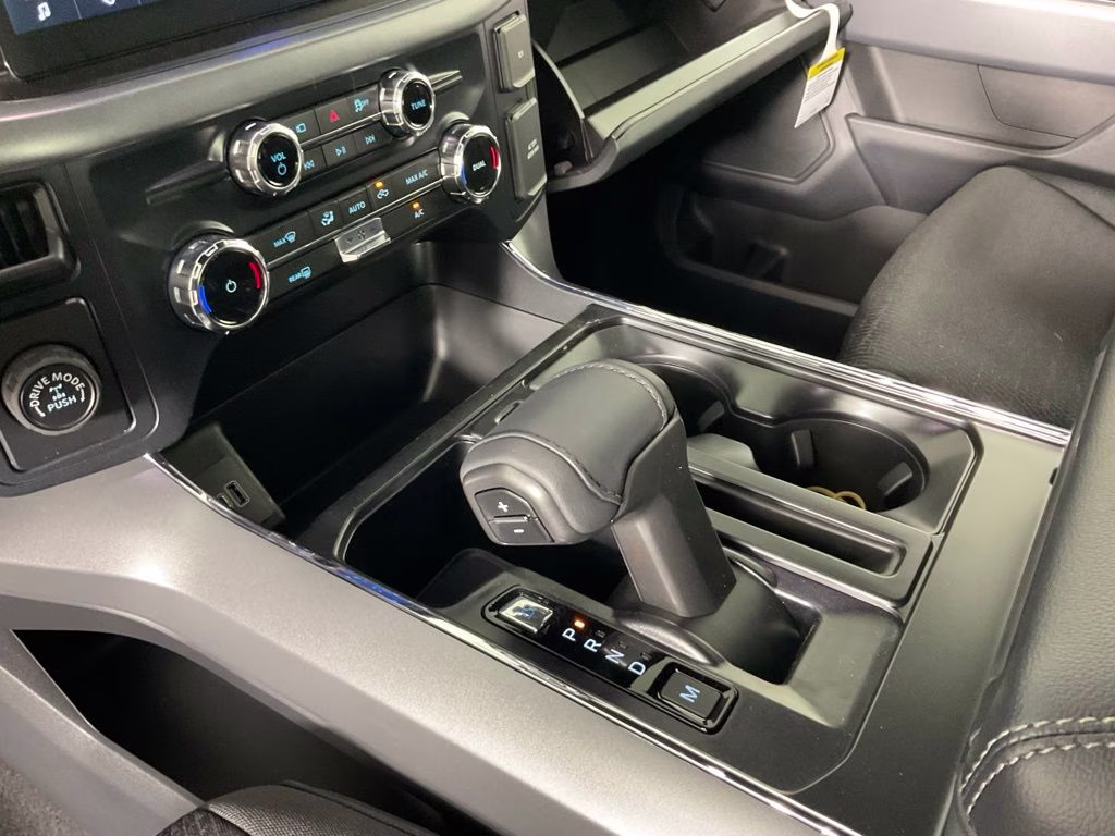 2026 Avalanche Ford F-150 XLT RWD Truck