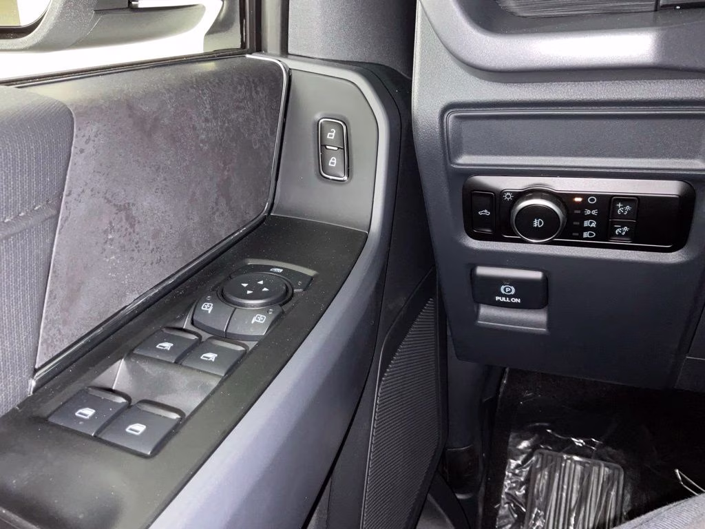 2026 Avalanche Ford F-150 XLT RWD Truck