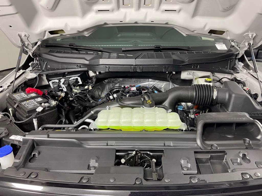 2026 Avalanche Ford F-150 XLT RWD Truck