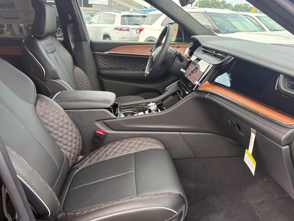 2026 Diamond Black Crystal Pearlcoat Jeep Grand Cherokee Summit 4X4 SUV