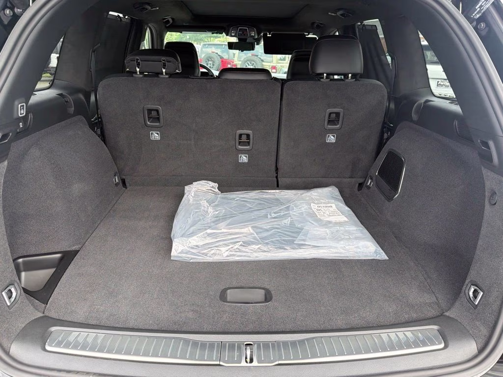 2026 Diamond Black Crystal Pearlcoat Jeep Grand Cherokee Summit 4X4 SUV