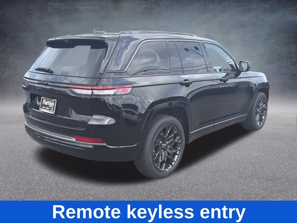 2026 Diamond Black Crystal Pearlcoat Jeep Grand Cherokee Summit 4X4 SUV
