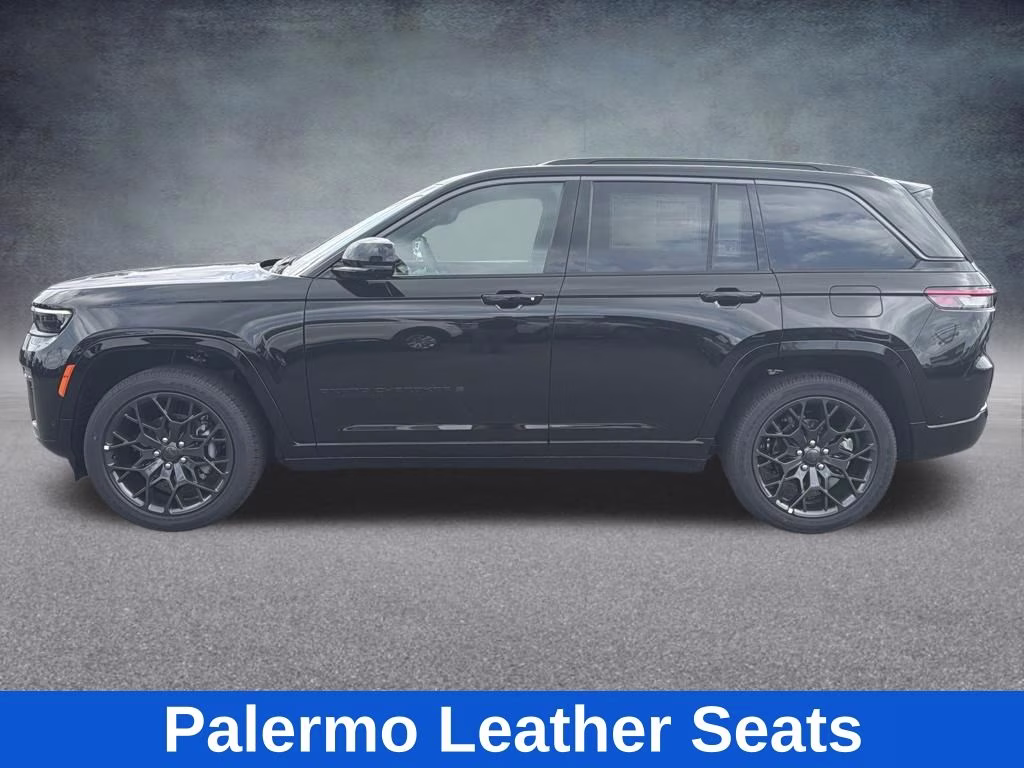 2026 Diamond Black Crystal Pearlcoat Jeep Grand Cherokee Summit 4X4 SUV
