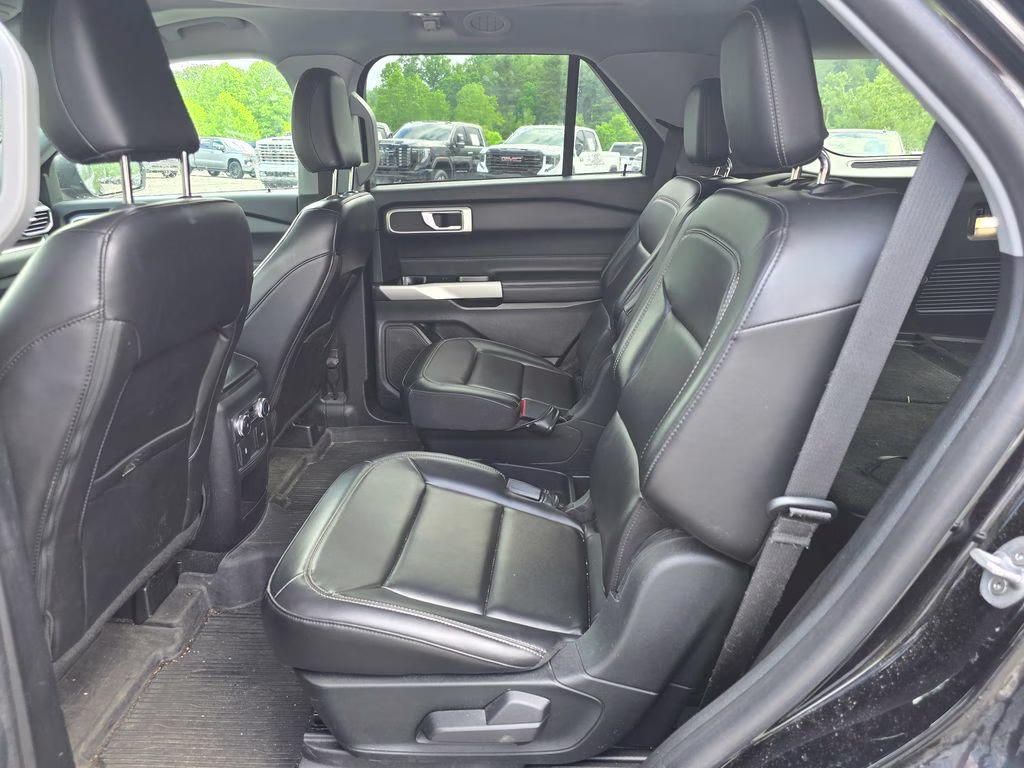 2021 Agate Black Metallic Ford Explorer XLT 4X4 SUV