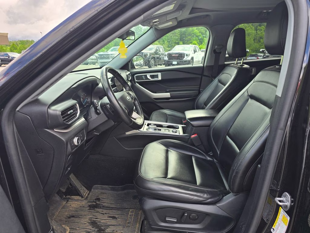 2021 Agate Black Metallic Ford Explorer XLT 4X4 SUV