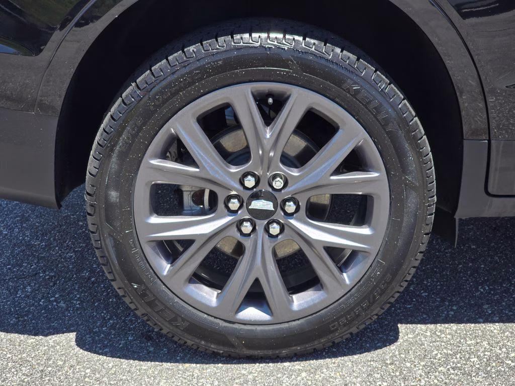 2019 Stellar Black Metallic Cadillac XT5 Luxury FWD SUV