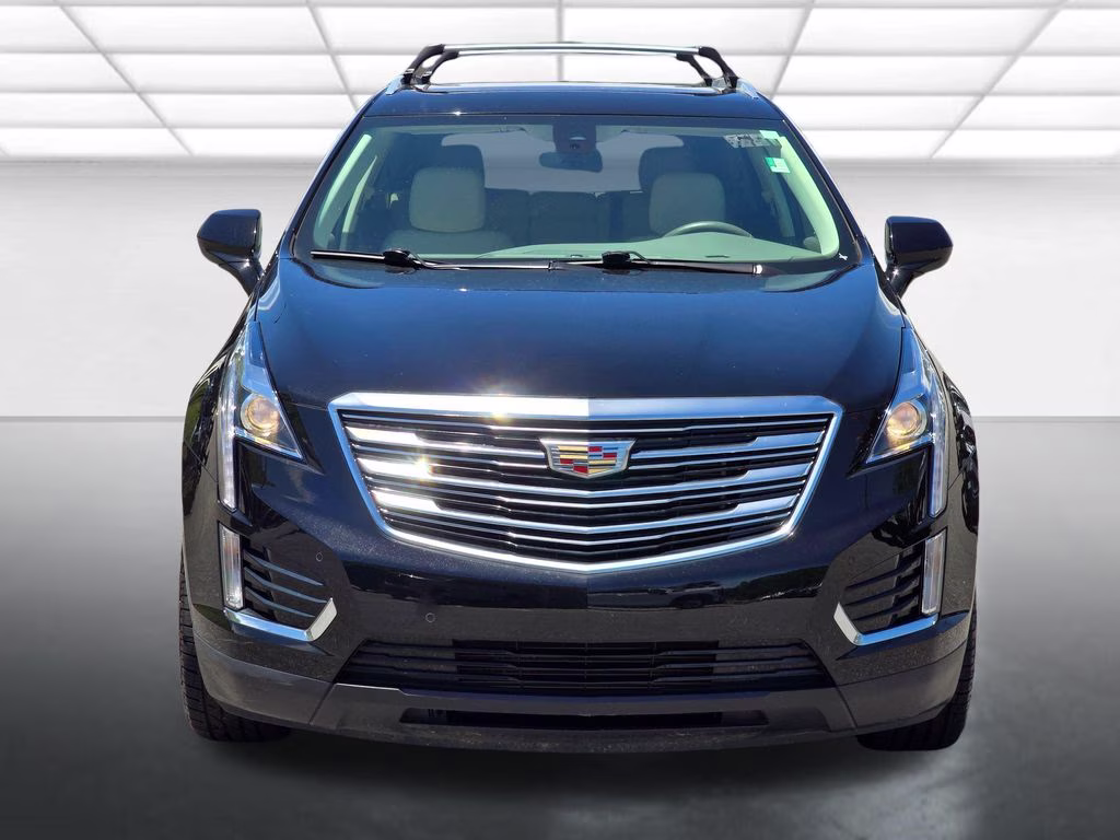 2019 Stellar Black Metallic Cadillac XT5 Luxury FWD SUV