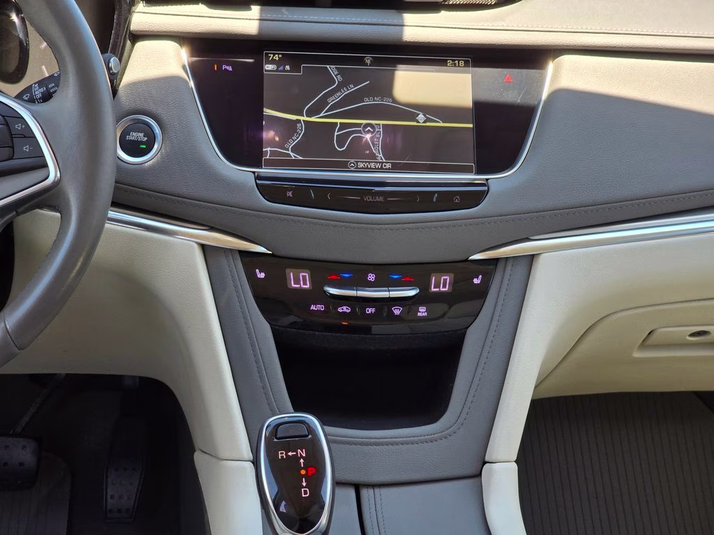 2019 Stellar Black Metallic Cadillac XT5 Luxury FWD SUV