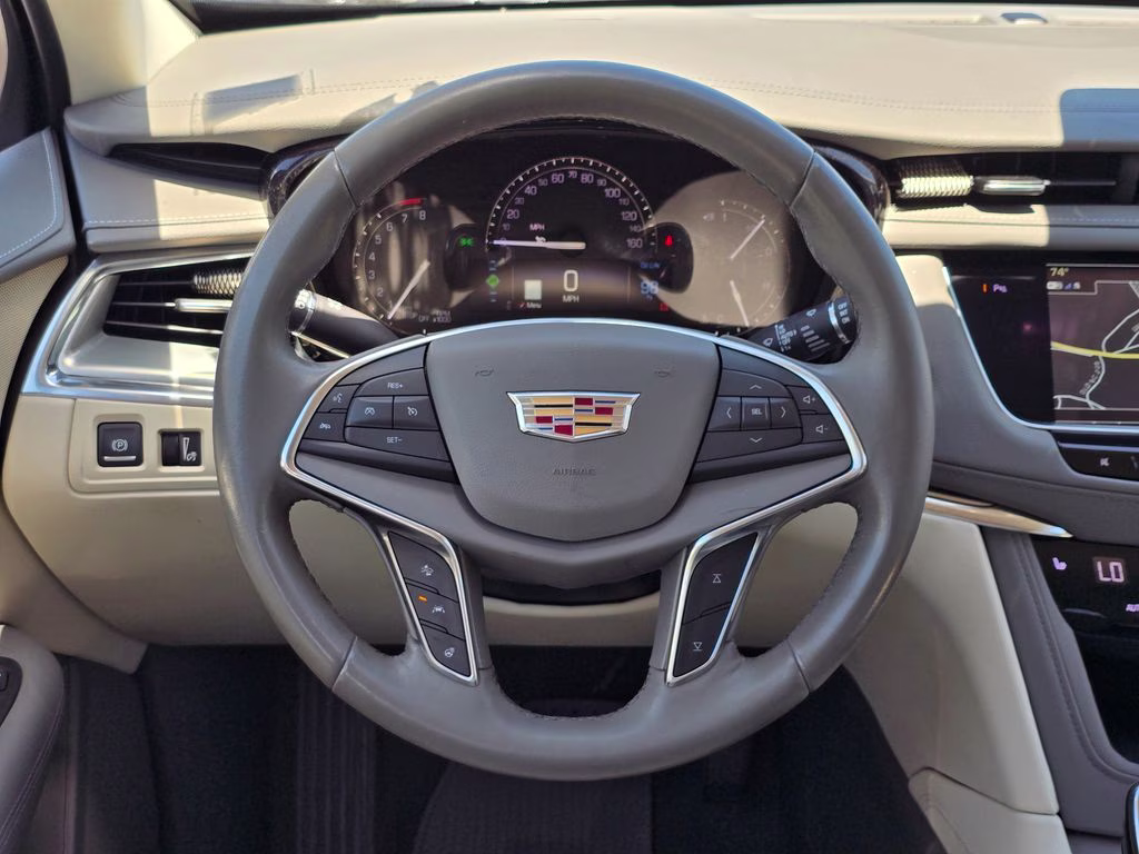 2019 Stellar Black Metallic Cadillac XT5 Luxury FWD SUV