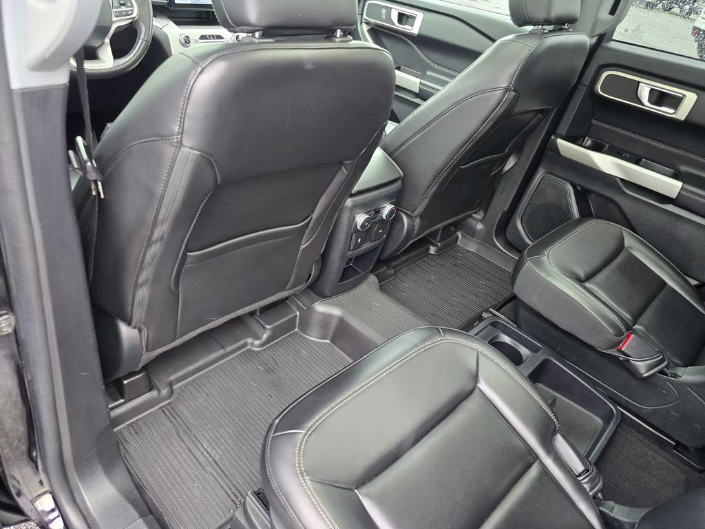 2021 Agate Black Metallic Ford Explorer XLT 4X4 SUV