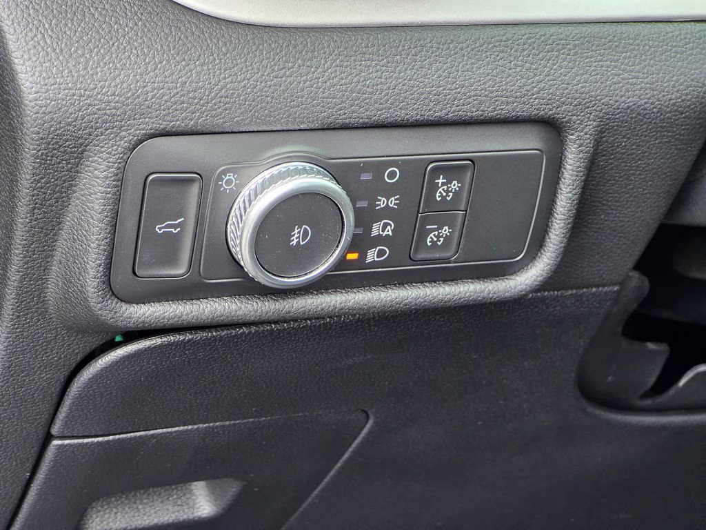 2021 Agate Black Metallic Ford Explorer XLT 4X4 SUV