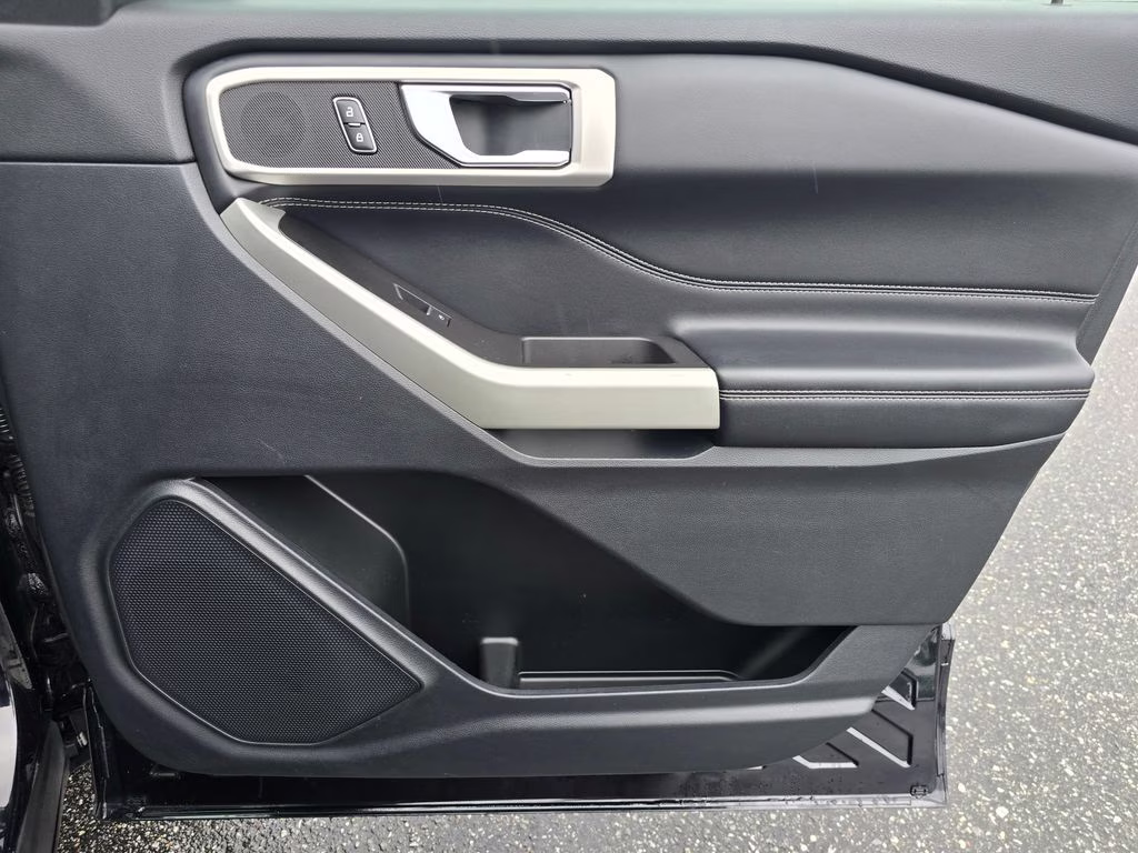 2021 Agate Black Metallic Ford Explorer XLT 4X4 SUV