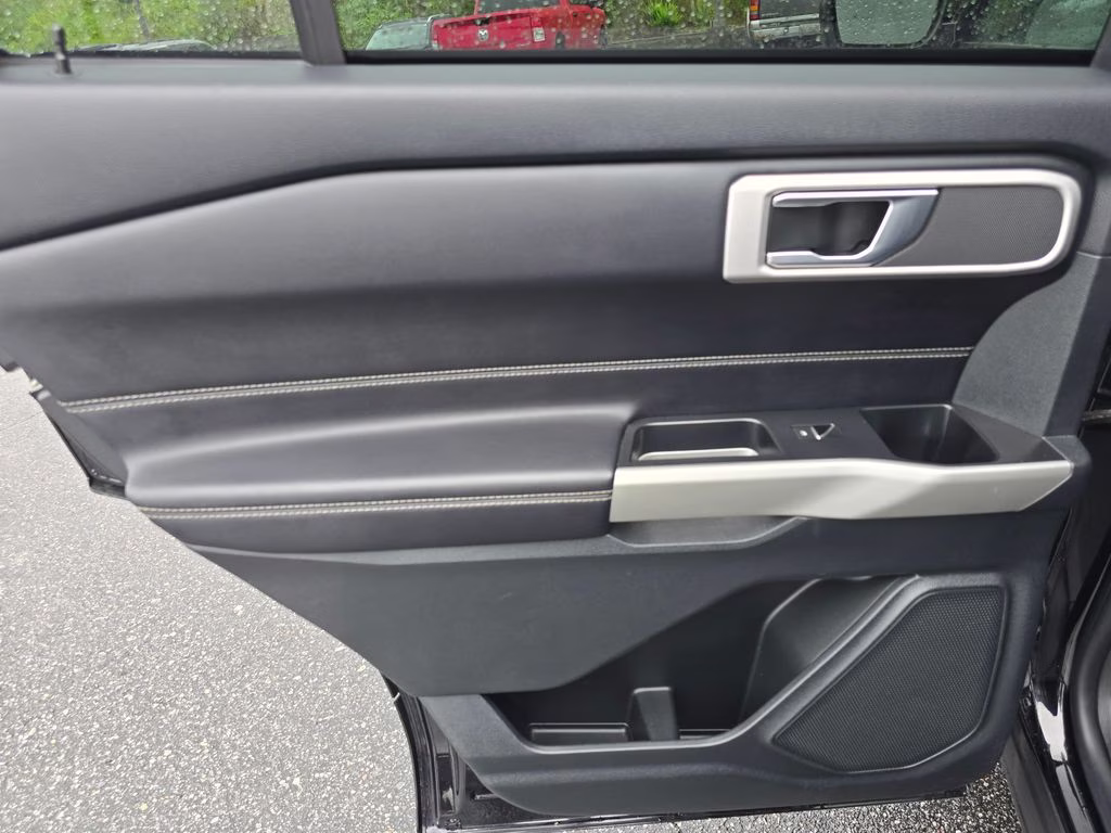 2021 Agate Black Metallic Ford Explorer XLT 4X4 SUV