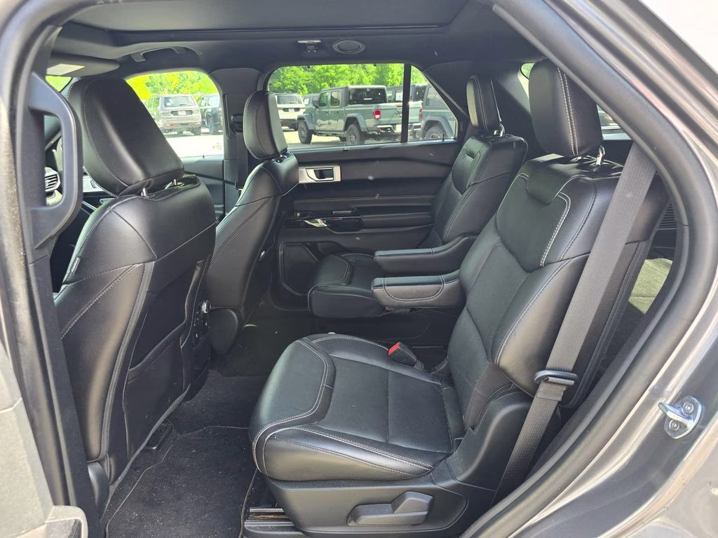2021 Carbonized Gray Metallic Ford Explorer ST 4X4 SUV