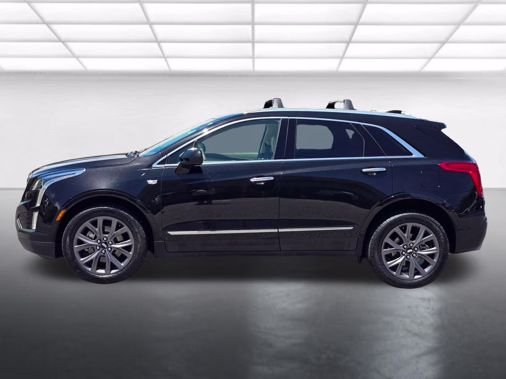 2019 Stellar Black Metallic Cadillac XT5 Luxury FWD SUV