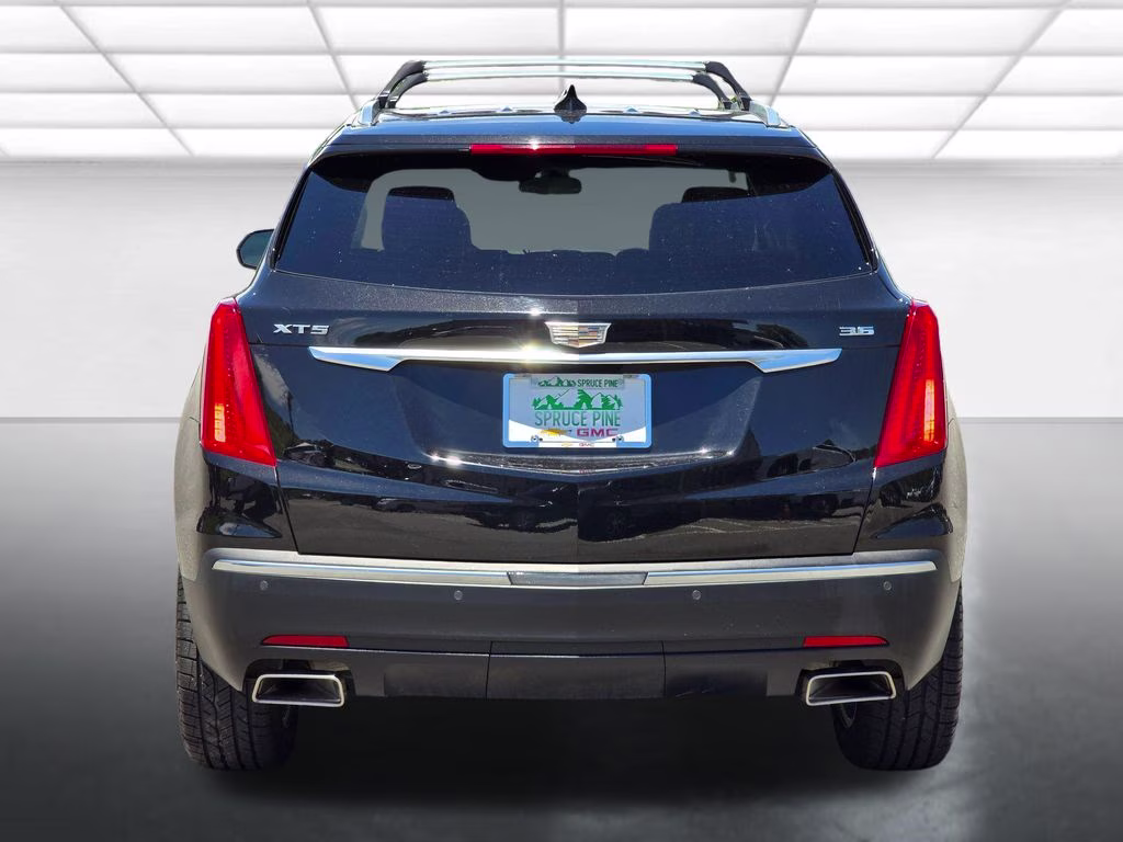 2019 Stellar Black Metallic Cadillac XT5 Luxury FWD SUV