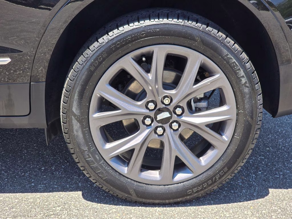 2019 Stellar Black Metallic Cadillac XT5 Luxury FWD SUV