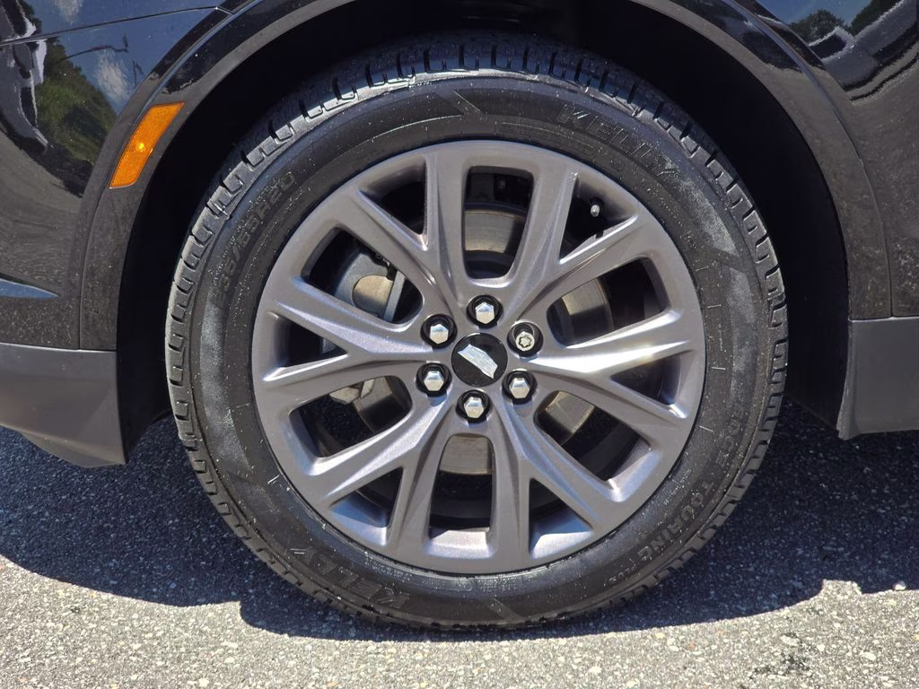 2019 Stellar Black Metallic Cadillac XT5 Luxury FWD SUV
