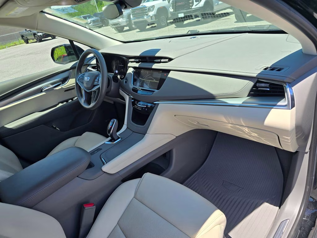 2019 Stellar Black Metallic Cadillac XT5 Luxury FWD SUV