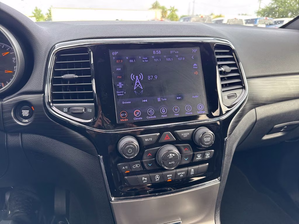 2020 Bright White Clearcoat Jeep Grand Cherokee Altitude RWD SUV