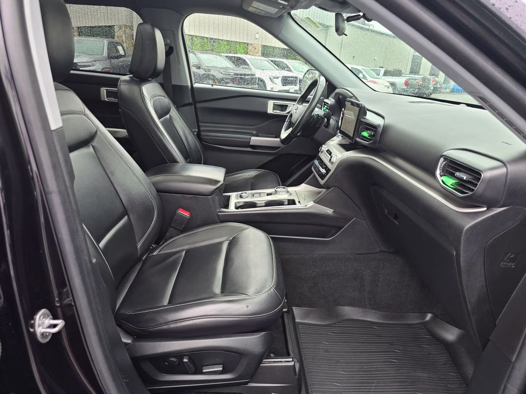 2021 Agate Black Metallic Ford Explorer XLT 4X4 SUV