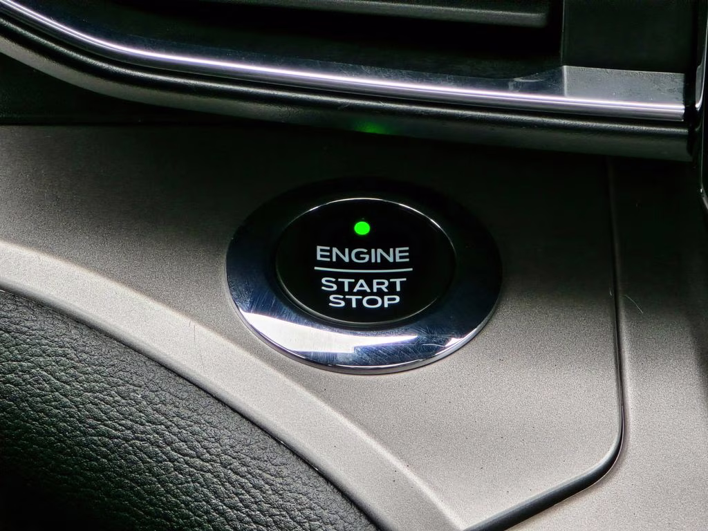 2021 Agate Black Metallic Ford Explorer XLT 4X4 SUV