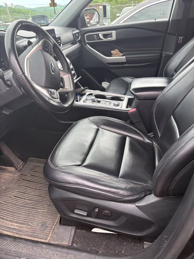 2021 Agate Black Metallic Ford Explorer XLT 4X4 SUV