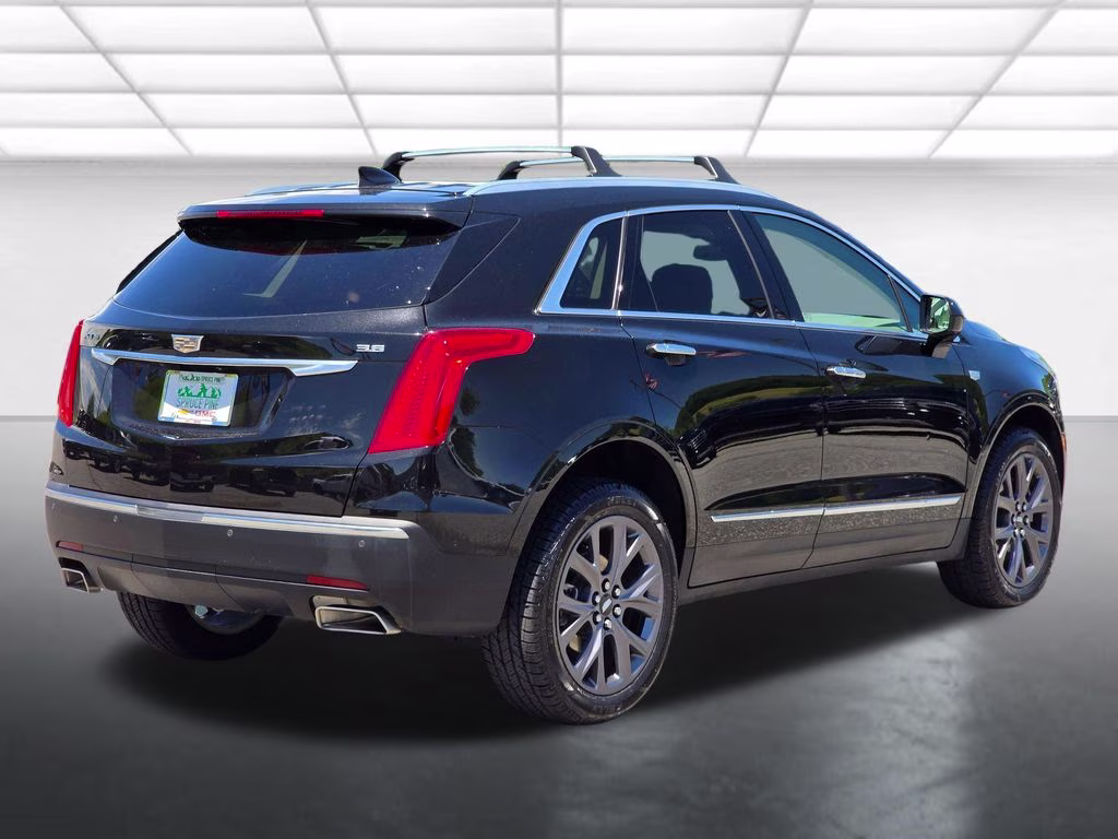 2019 Stellar Black Metallic Cadillac XT5 Luxury FWD SUV