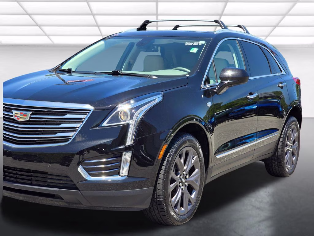2019 Stellar Black Metallic Cadillac XT5 Luxury FWD SUV