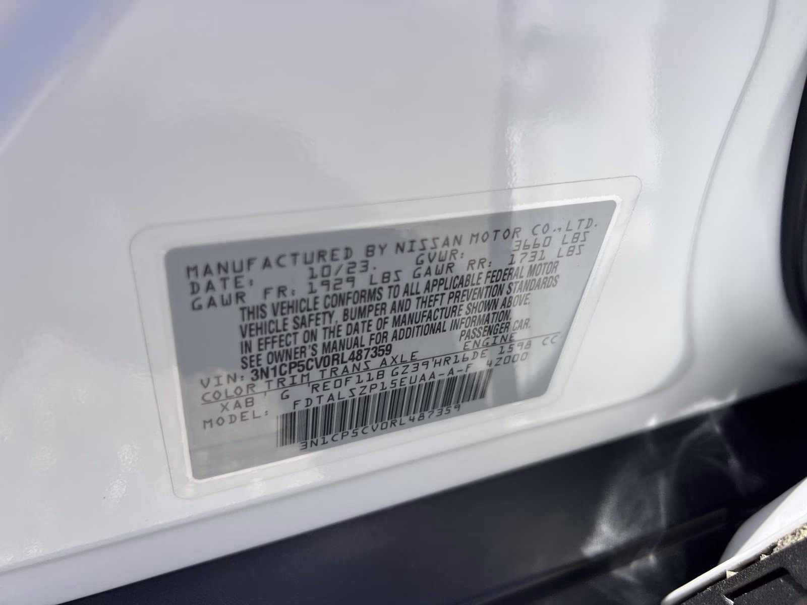 2024 Aspen White/Super Black Nissan Kicks SV FWD SUV
