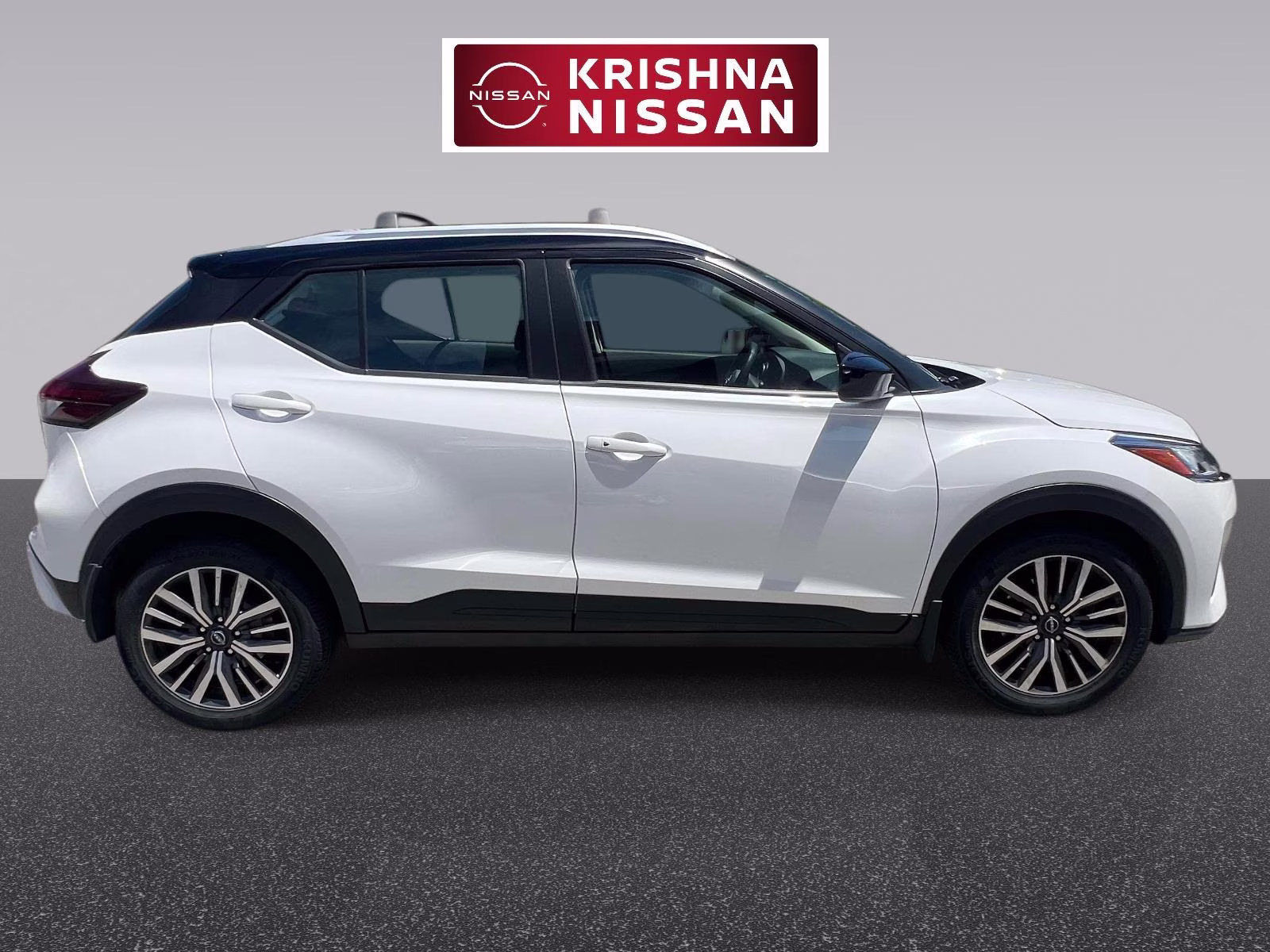 2024 Aspen White/Super Black Nissan Kicks SV FWD SUV