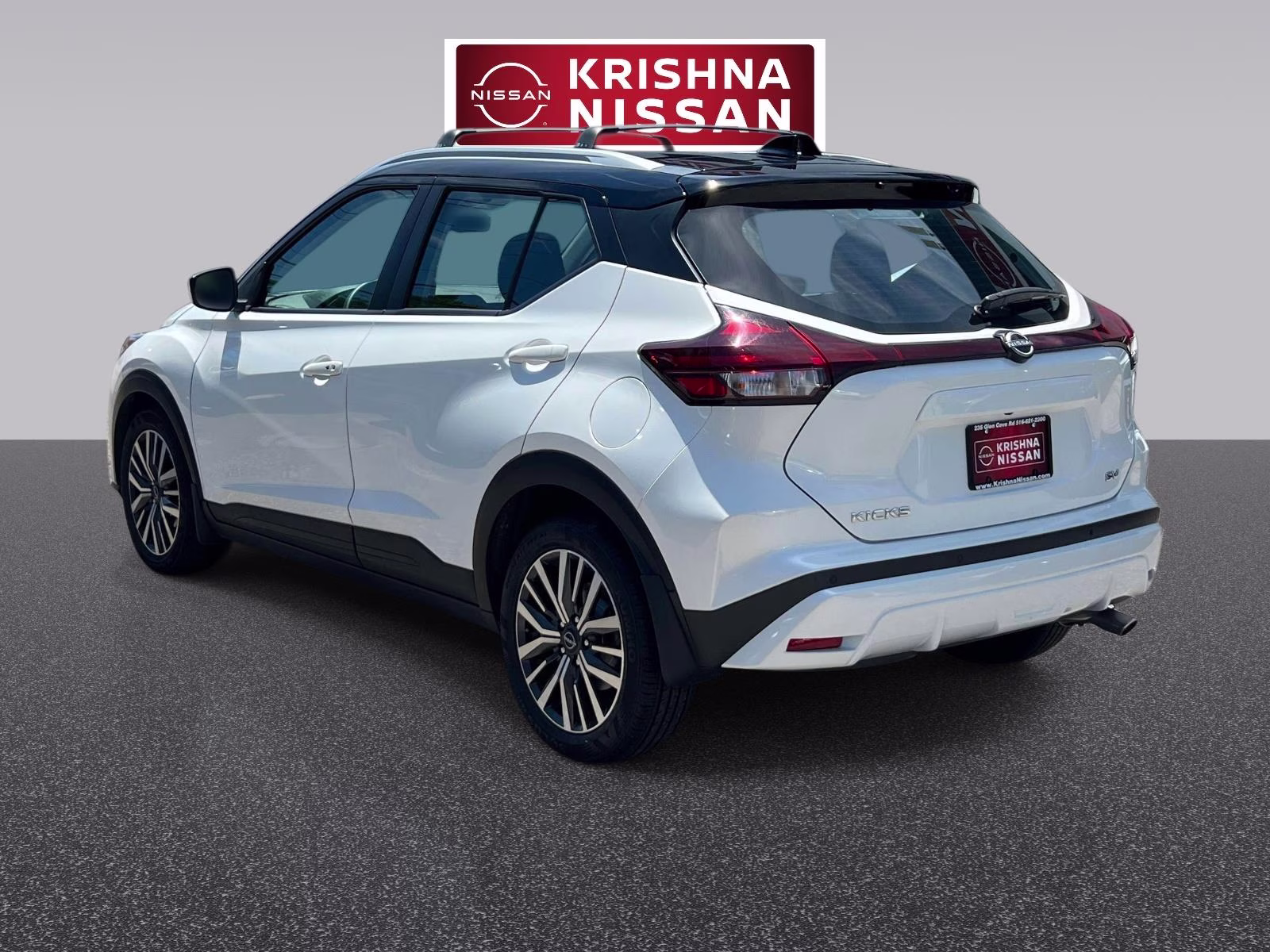 2024 Aspen White/Super Black Nissan Kicks SV FWD SUV