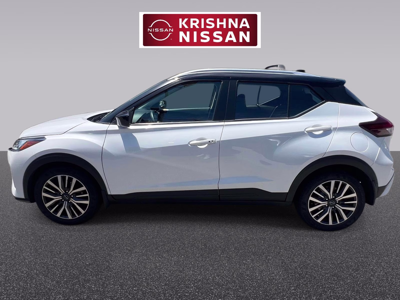 2024 Aspen White/Super Black Nissan Kicks SV FWD SUV