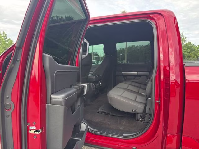 2021 Rapid Red Metallic Tinted Clearcoat Ford F-150 XLT Crew Cab Pickup RWD Truck