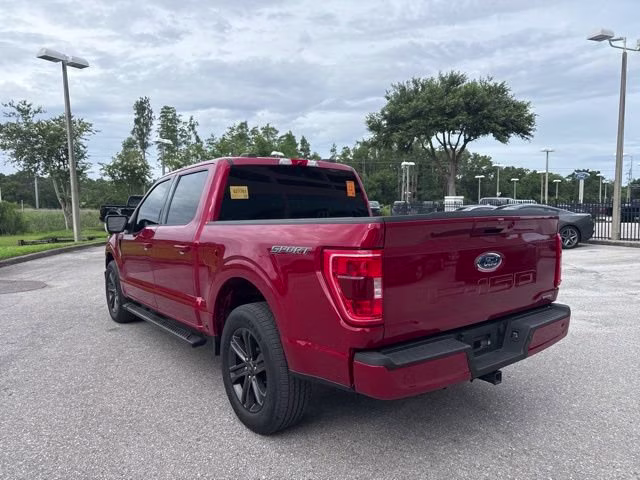 2021 Rapid Red Metallic Tinted Clearcoat Ford F-150 XLT Crew Cab Pickup RWD Truck