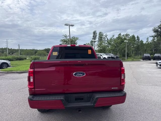2021 Rapid Red Metallic Tinted Clearcoat Ford F-150 XLT Crew Cab Pickup RWD Truck