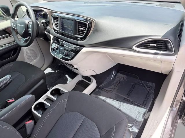 2023 Granite Crystal Metallic Clearcoat Chrysler Voyager LX FWD Van