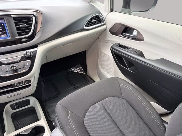 2023 Granite Crystal Metallic Clearcoat Chrysler Voyager LX FWD Van
