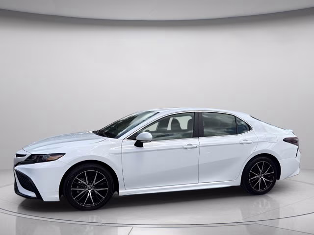 2024 Ice Cap Toyota Camry SE FWD Sedan