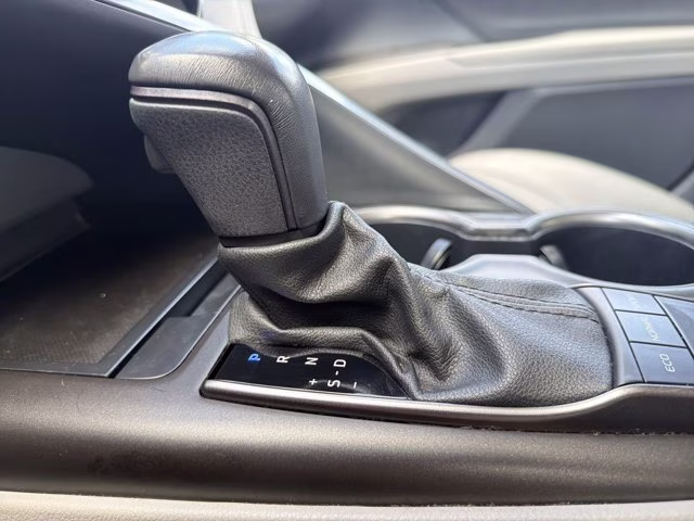 2024 Ice Cap Toyota Camry SE FWD Sedan