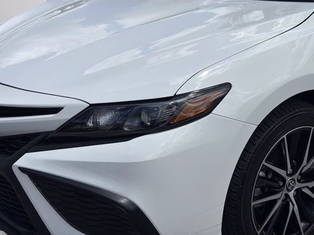 2024 Ice Cap Toyota Camry SE FWD Sedan