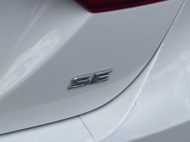 2024 Ice Cap Toyota Camry SE FWD Sedan