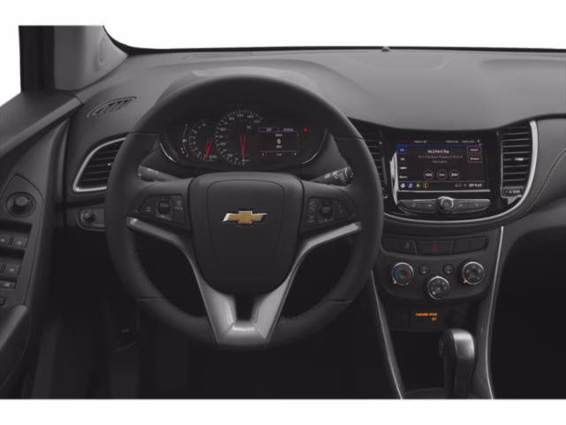 2022 Silver Ice Metallic Chevrolet Trax LT FWD SUV
