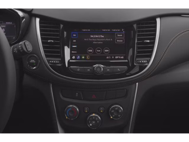 2022 Silver Ice Metallic Chevrolet Trax LT FWD SUV