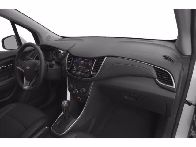 2022 Silver Ice Metallic Chevrolet Trax LT FWD SUV