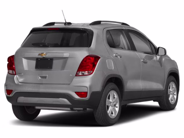2022 Silver Ice Metallic Chevrolet Trax LT FWD SUV