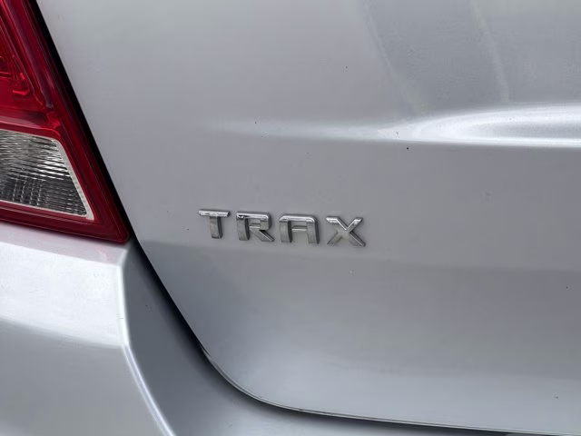 2022 Silver Ice Metallic Chevrolet Trax LT FWD SUV